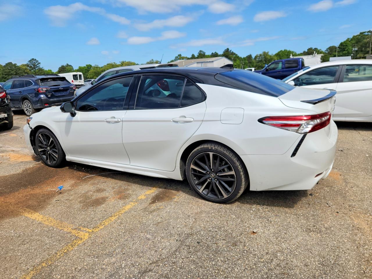 2018 TOYOTA CAMRY
