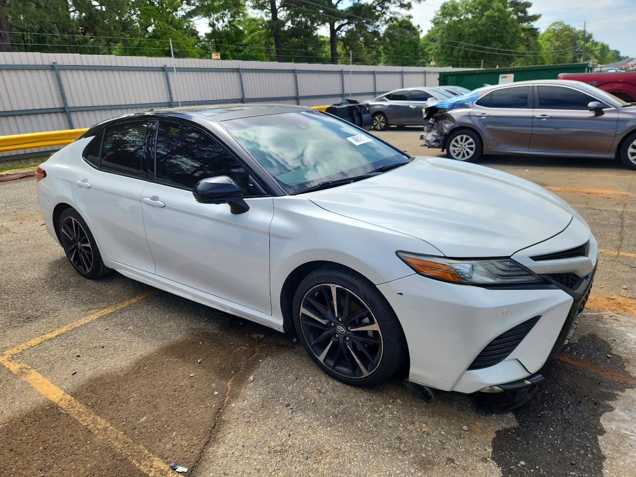 2018 TOYOTA CAMRY