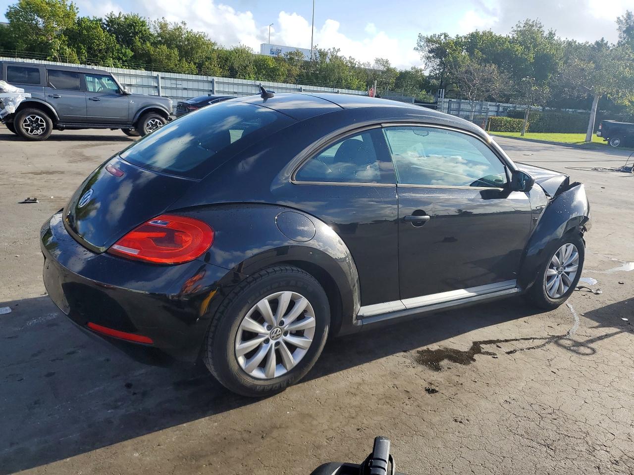 2014 VOLKSWAGEN BEETLE