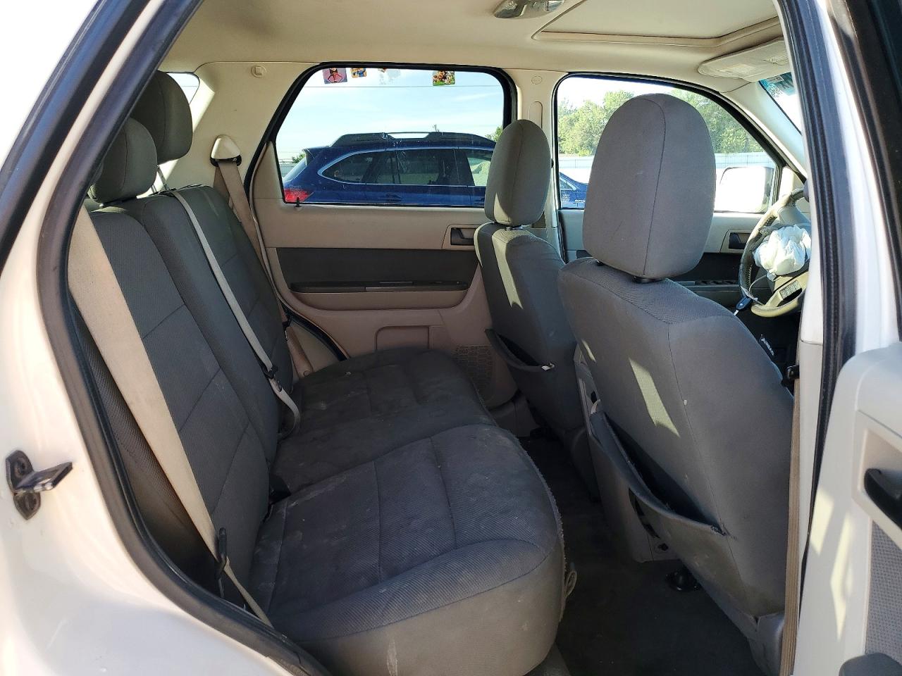 2010 FORD ESCAPE