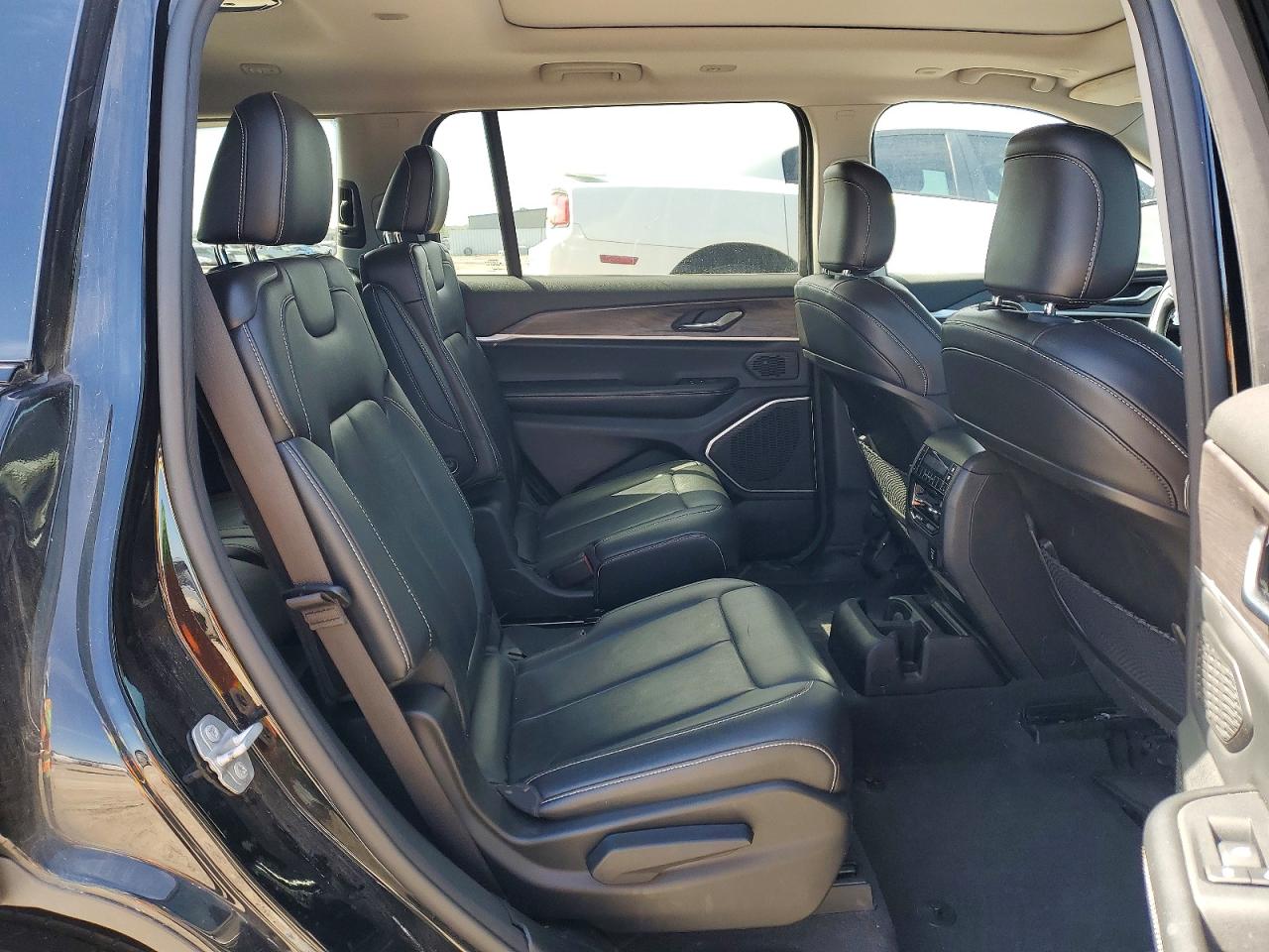 2022 JEEP CHEROKEE