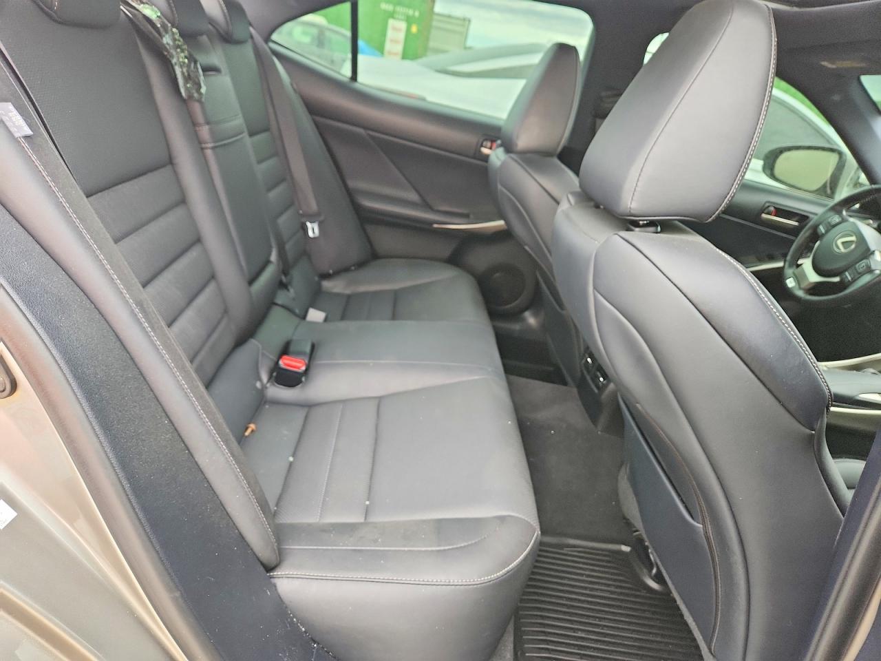 2017 LEXUS IS