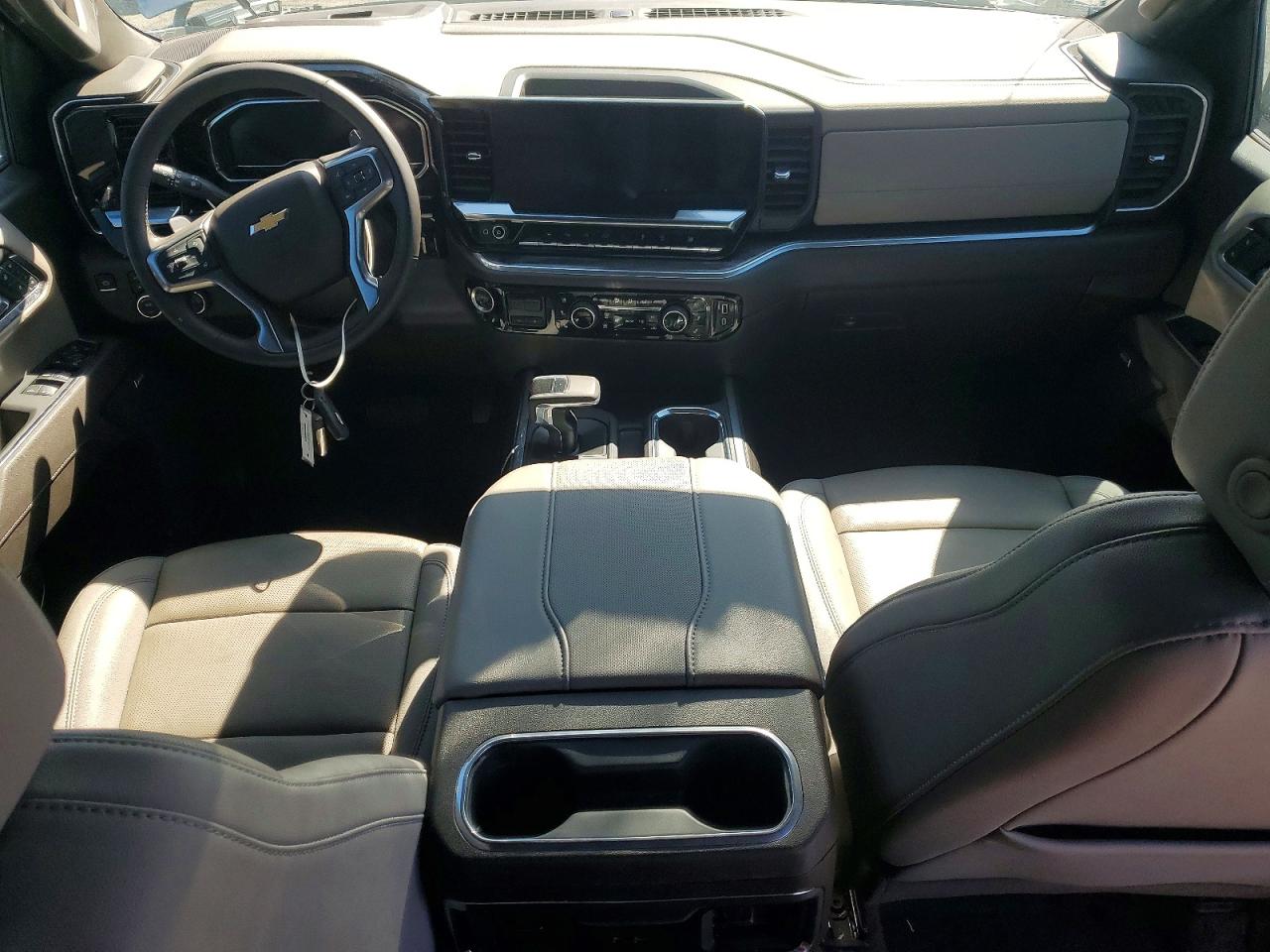 2025 CHEVROLET SILVERADO
