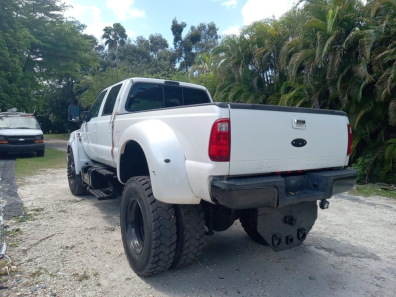 2001 FORD F650