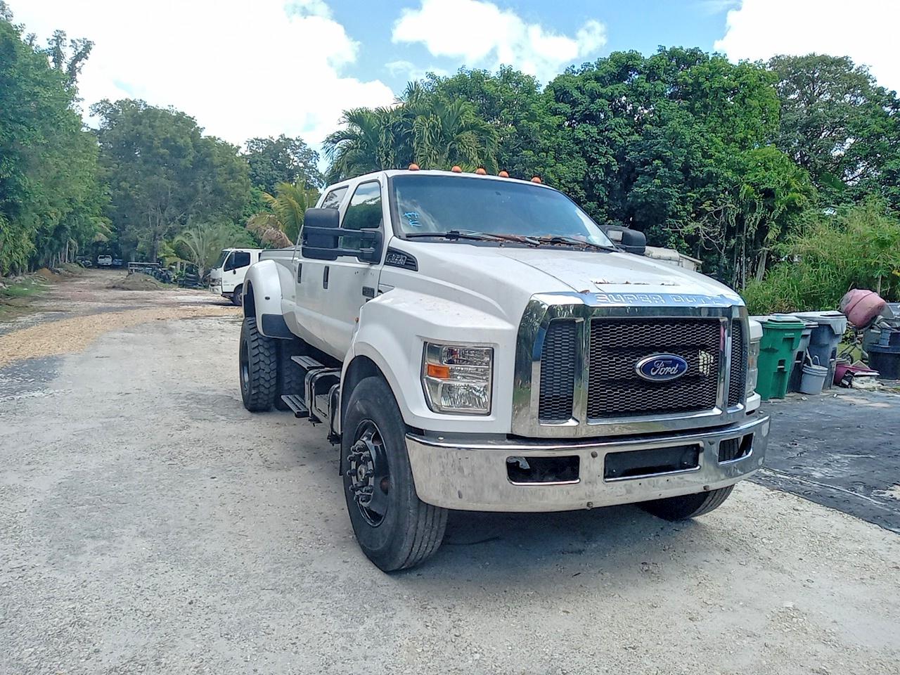 2001 FORD F650