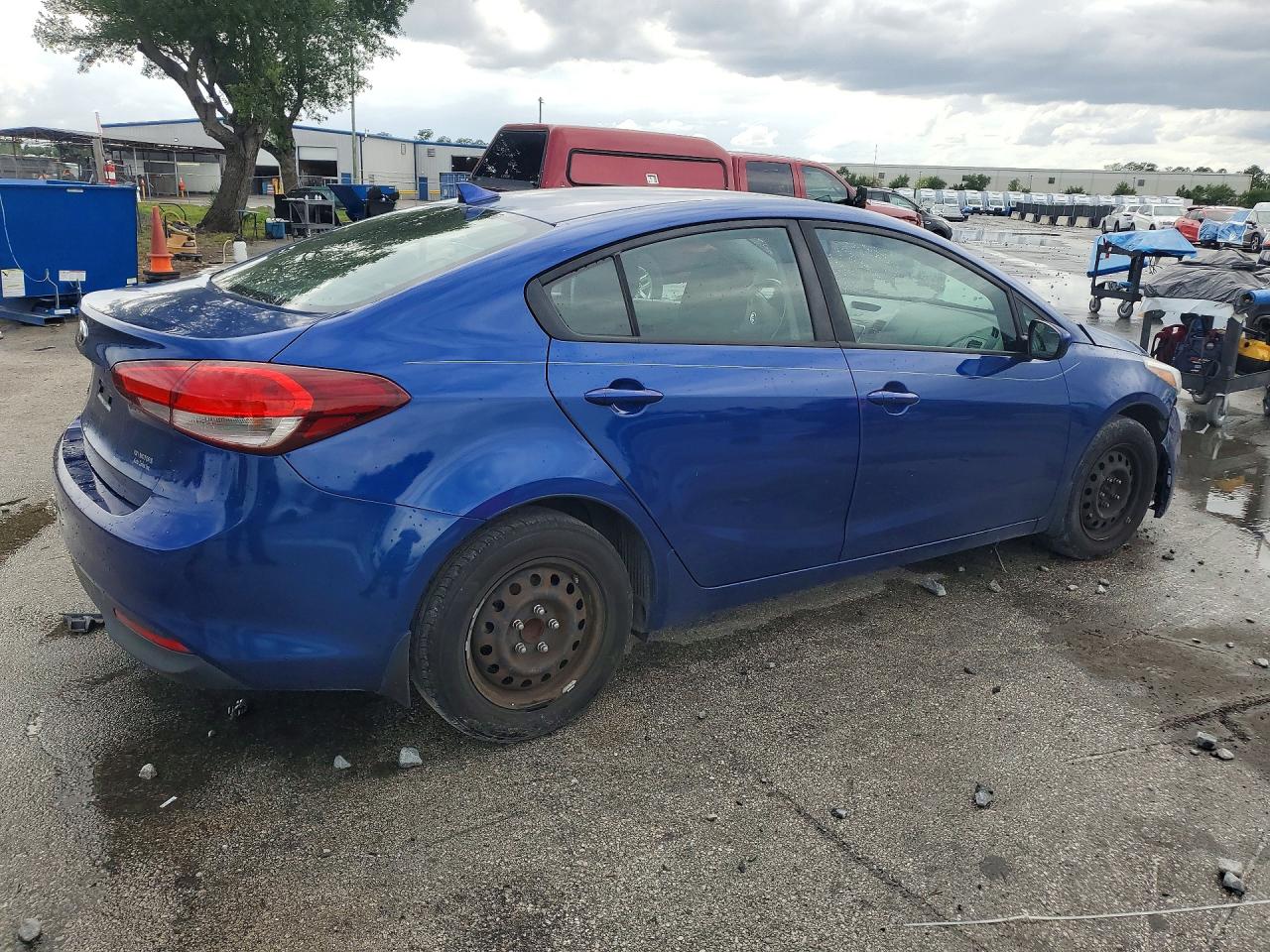 2017 KIA FORTE