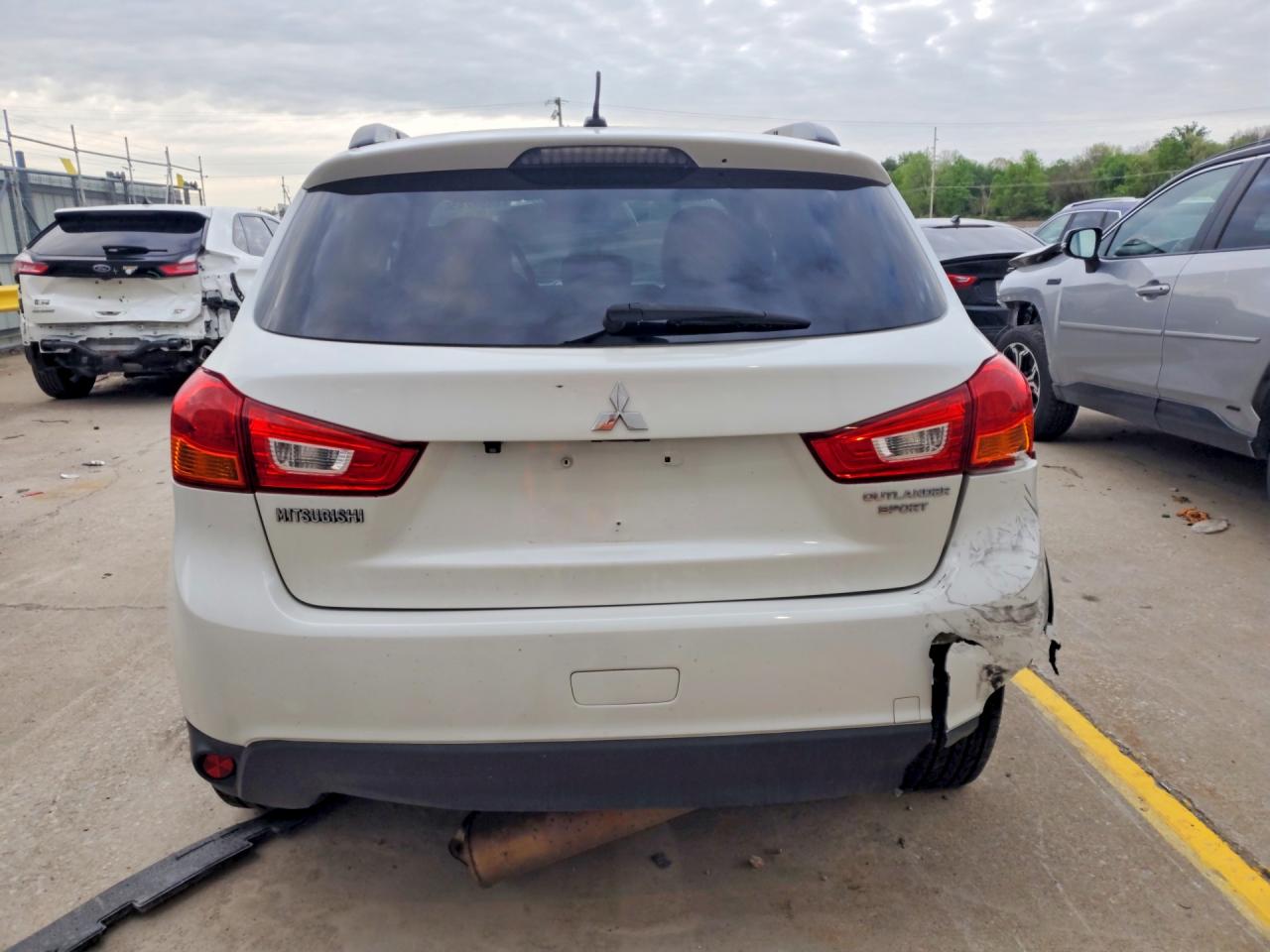 2015 MITSUBISHI OUTLANDER