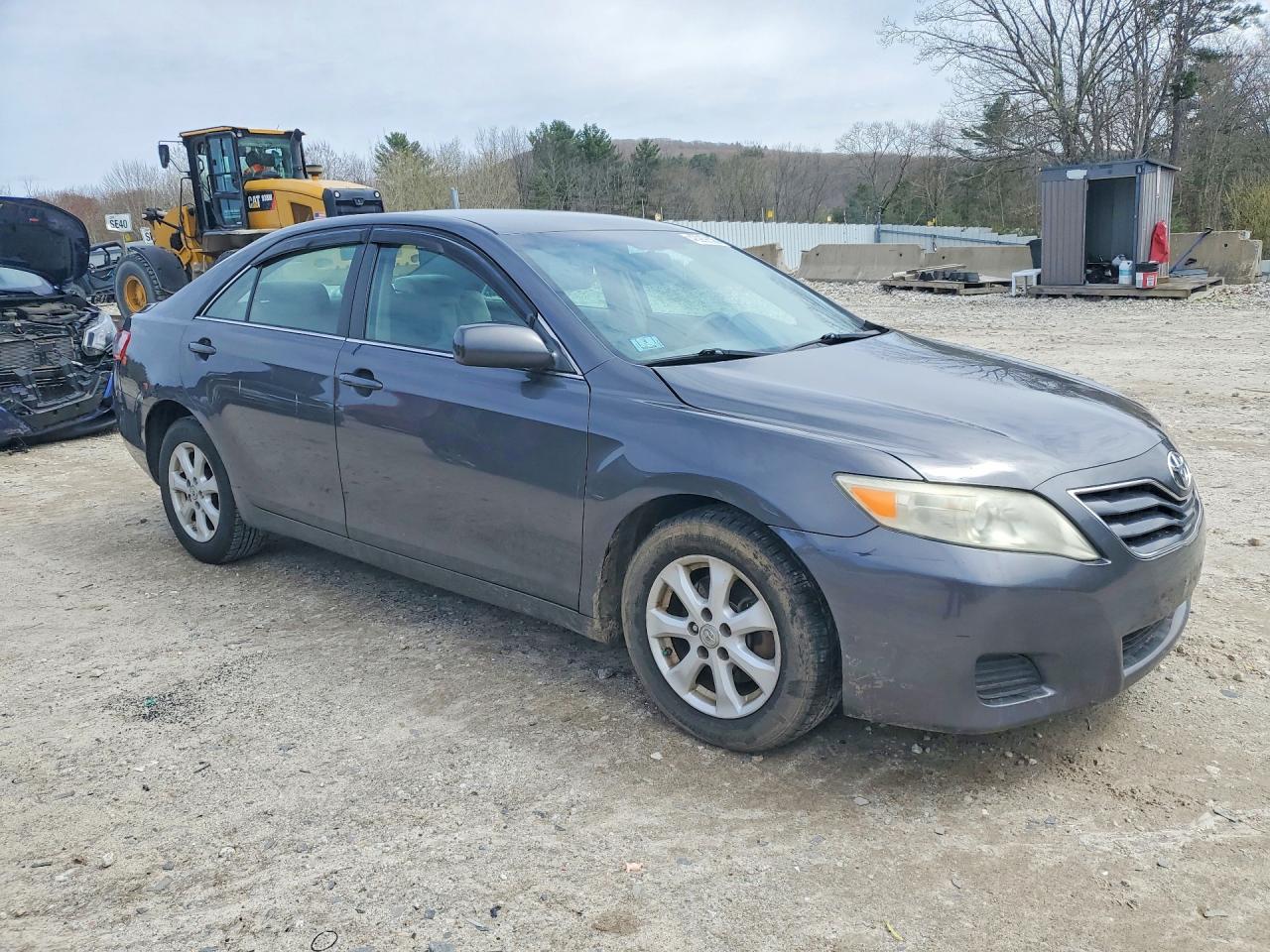 2011 TOYOTA CAMRY