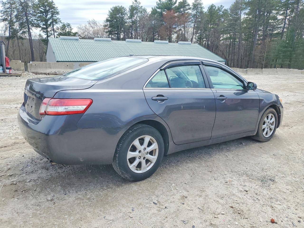 2011 TOYOTA CAMRY