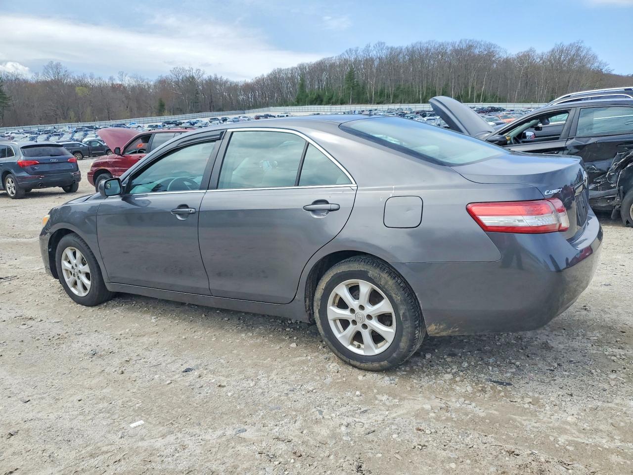 2011 TOYOTA CAMRY