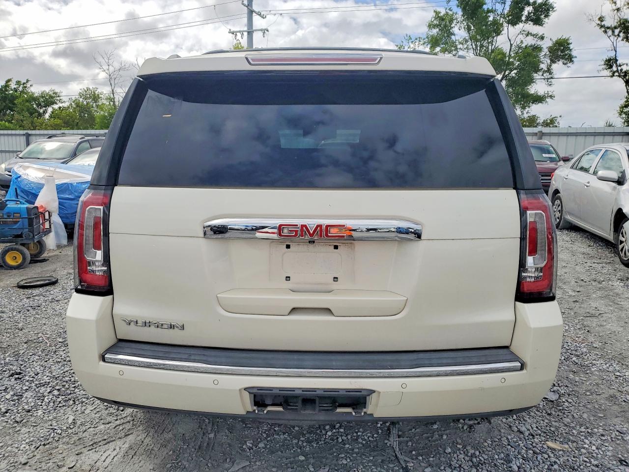 2015 GMC YUKON