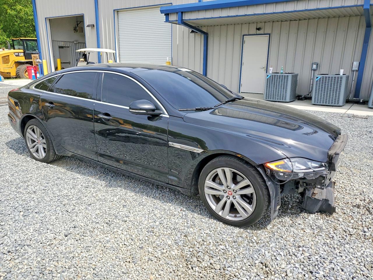 2016 JAGUAR XJ