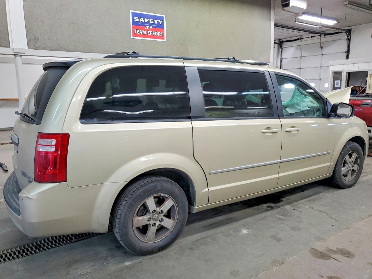 2010 DODGE CARAVAN
