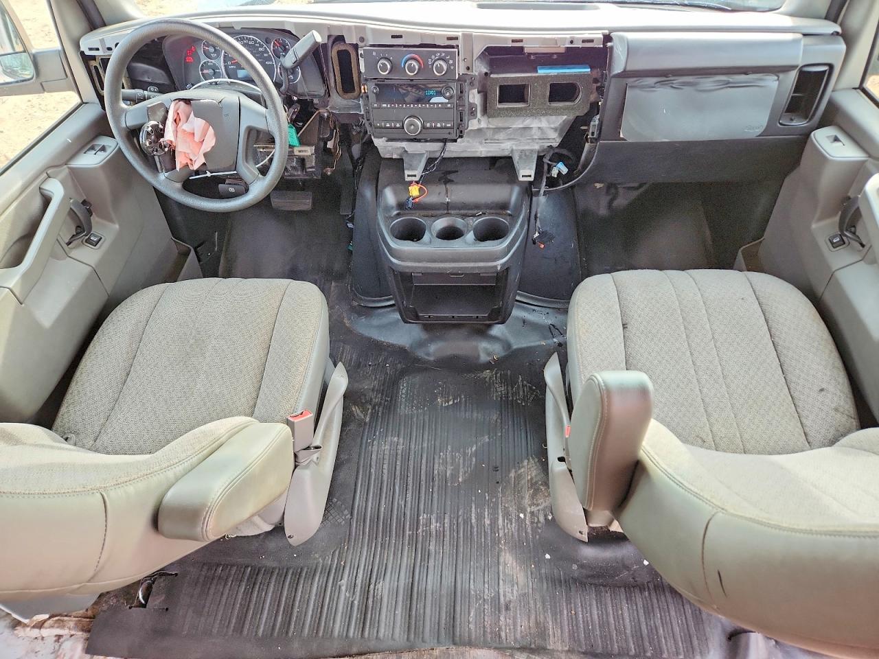 2017 CHEV EXPRESS
