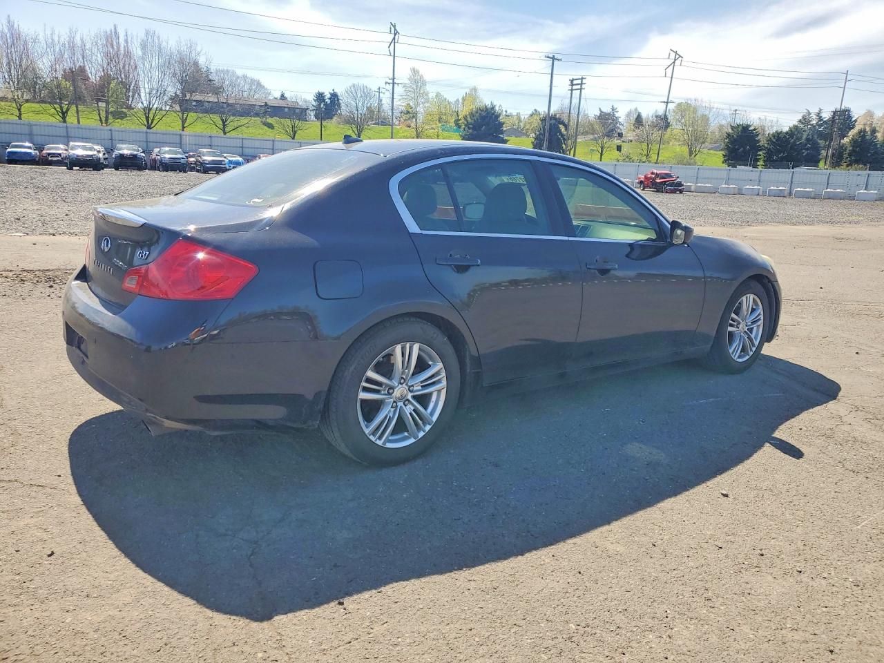 2011 INFINITI G37