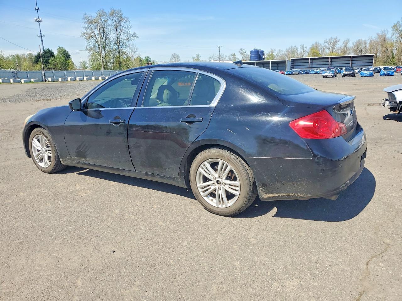 2011 INFINITI G37