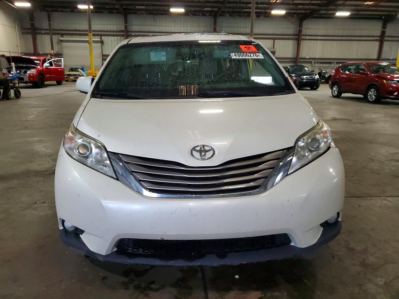 2017 TOYOTA SIENNA