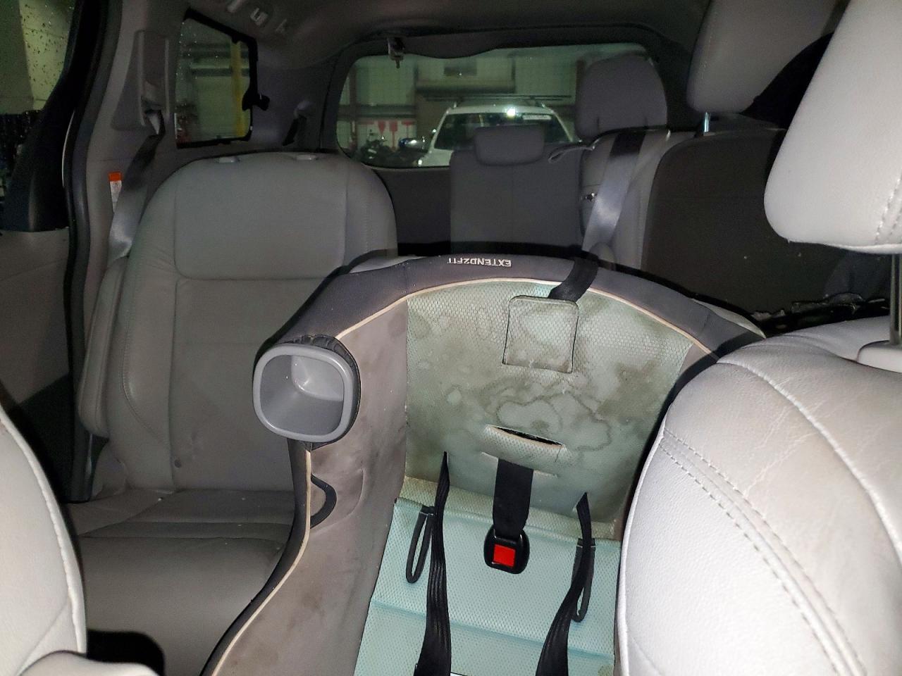 2017 TOYOTA SIENNA