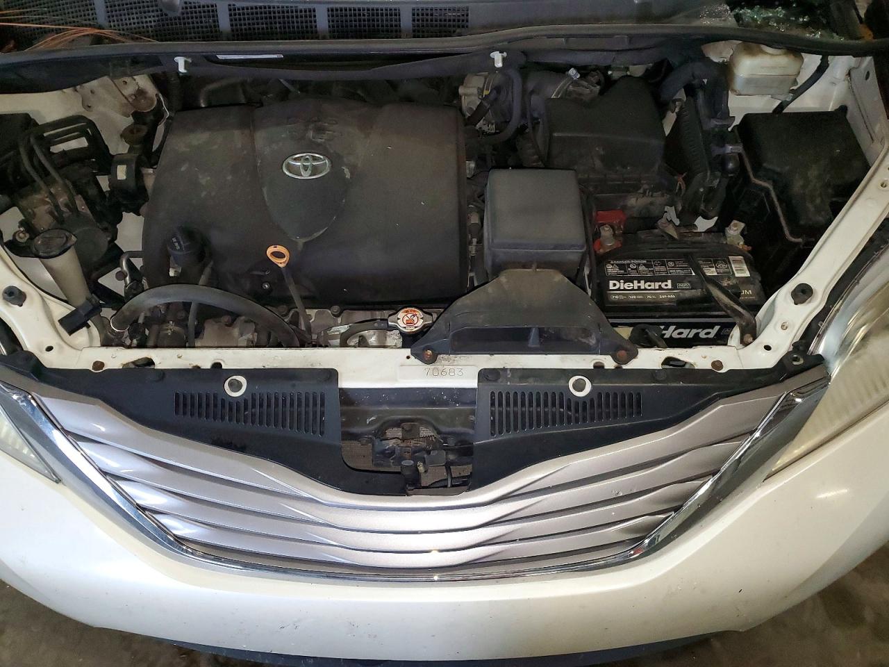 2017 TOYOTA SIENNA