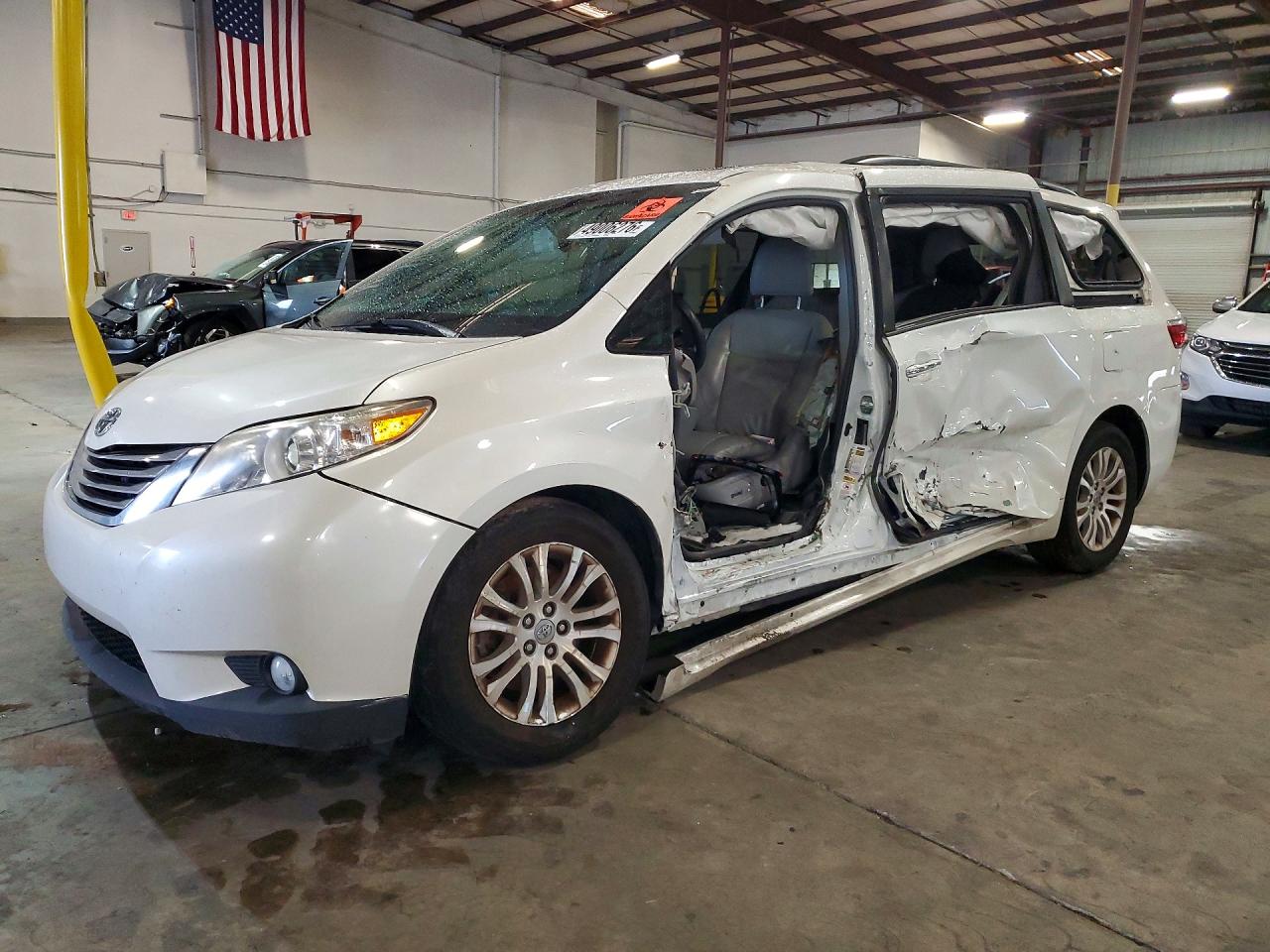 2017 TOYOTA SIENNA