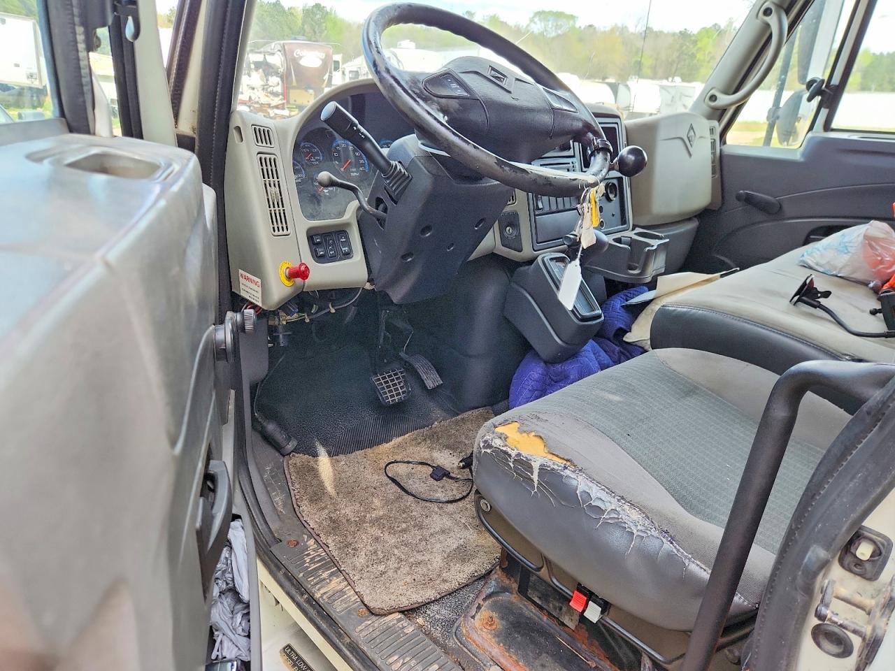 2011 INTERNATIONAL 4300 4300
