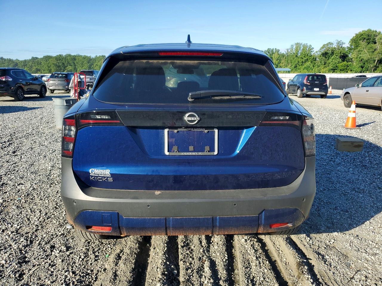 2025 NISSAN KICKS