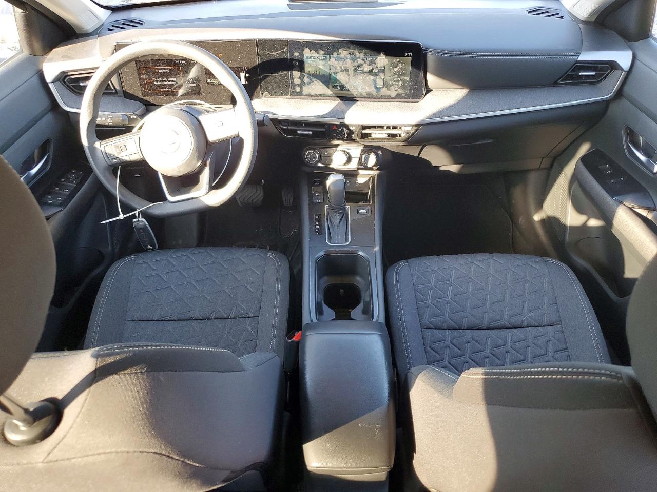 2025 NISSAN KICKS