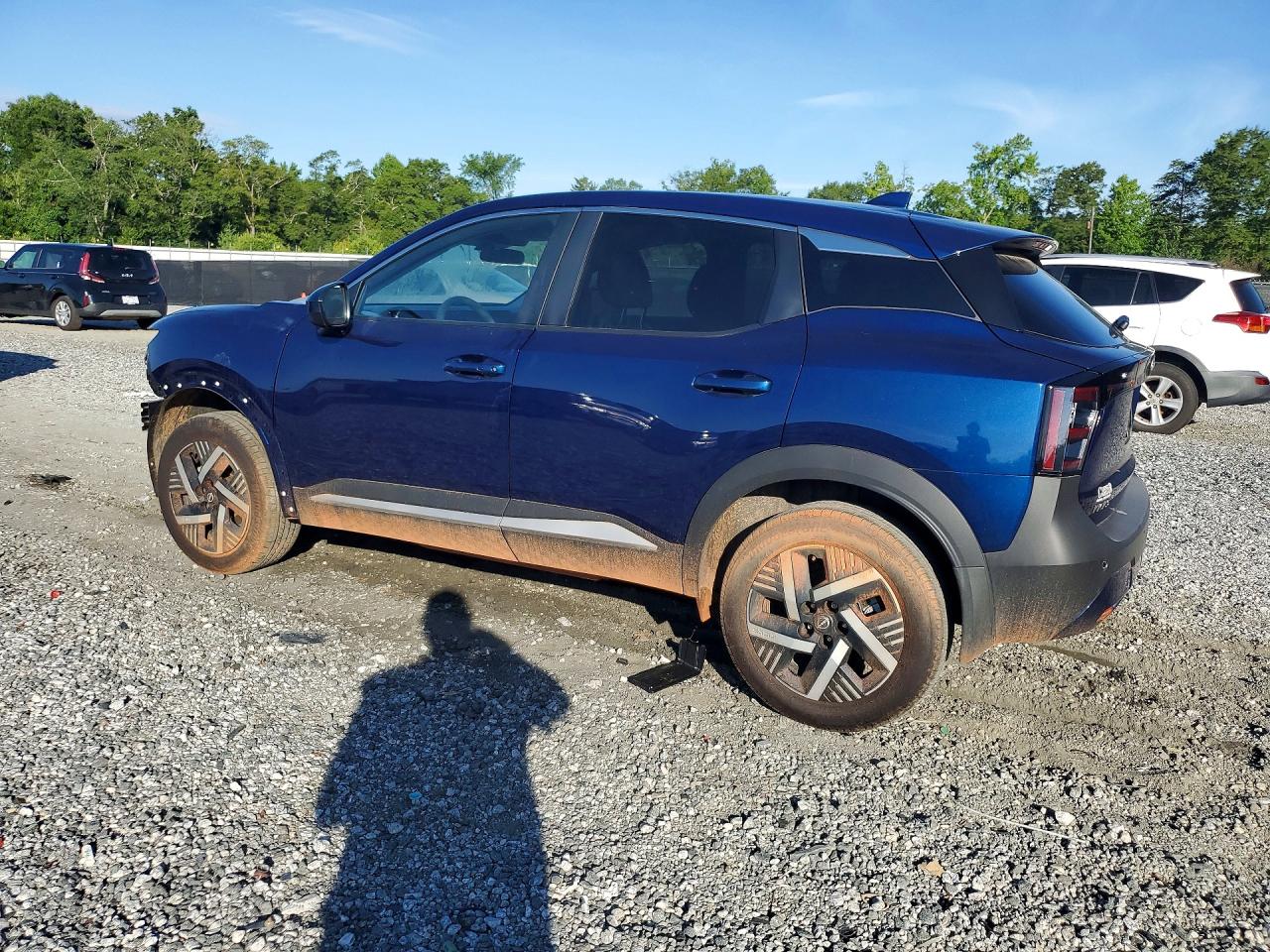 2025 NISSAN KICKS