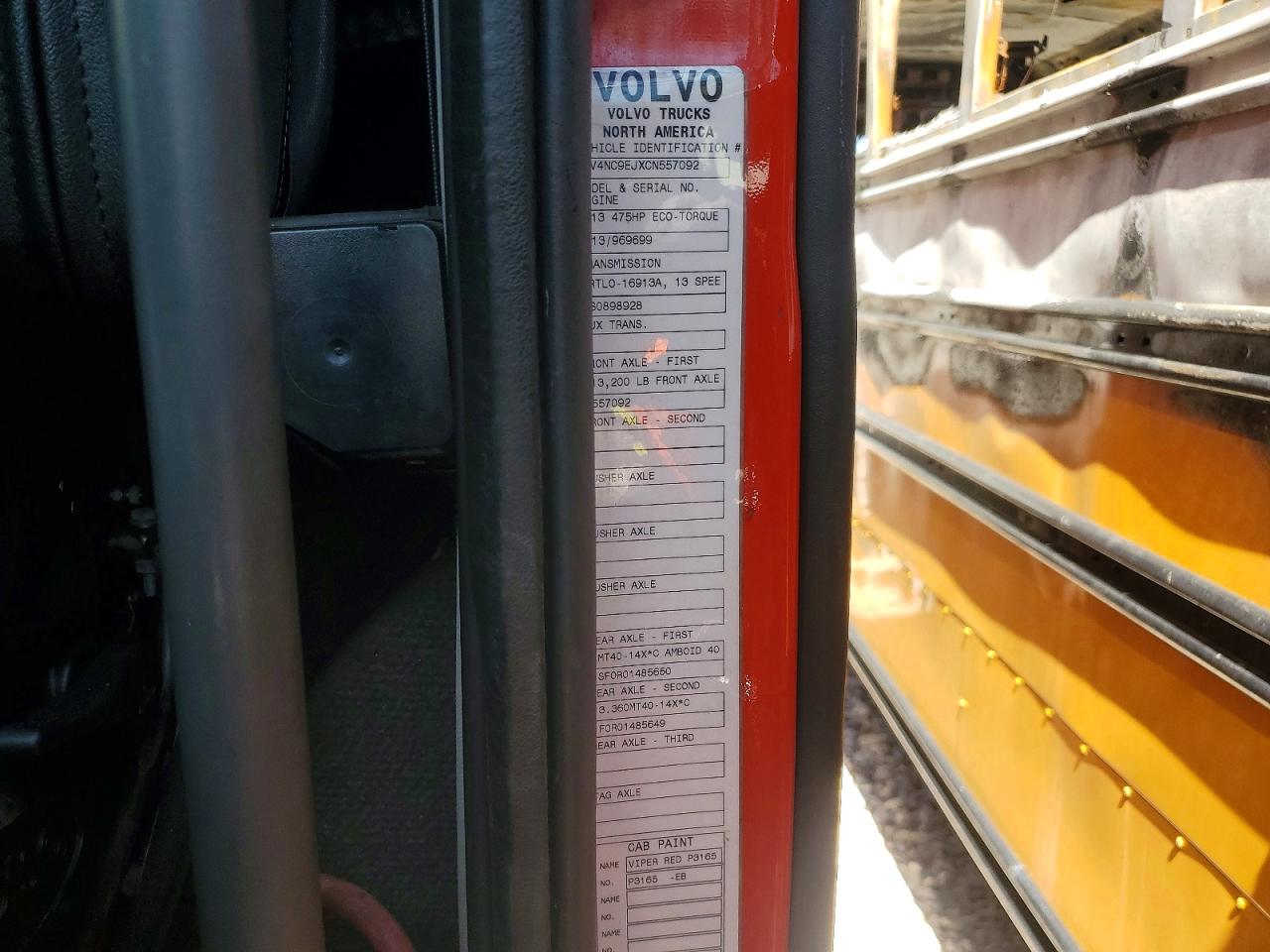 2012 VOLVO VN