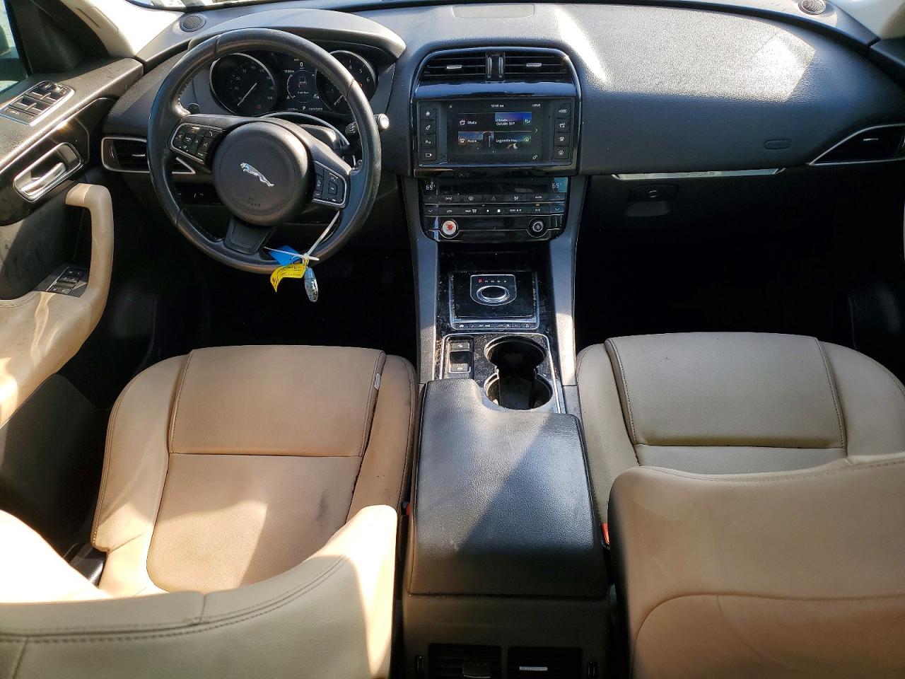 2017 JAGUAR F-PACE