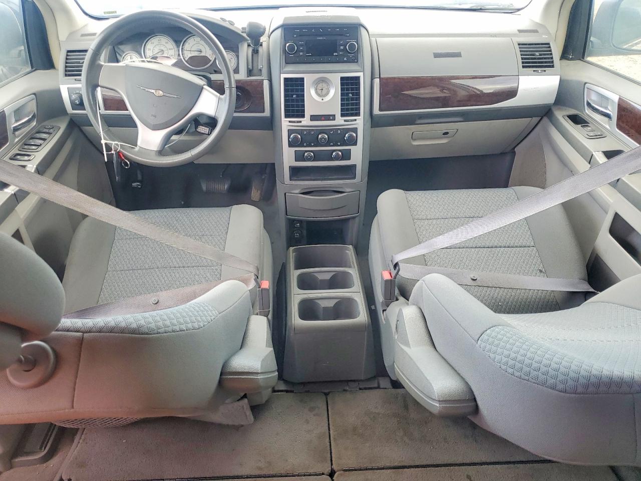 2010 CHRYSLER MINIVAN