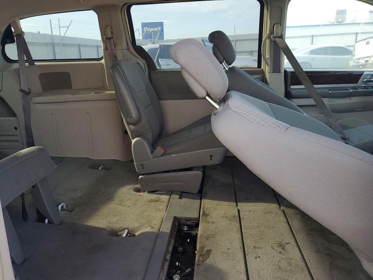 2010 CHRYSLER MINIVAN