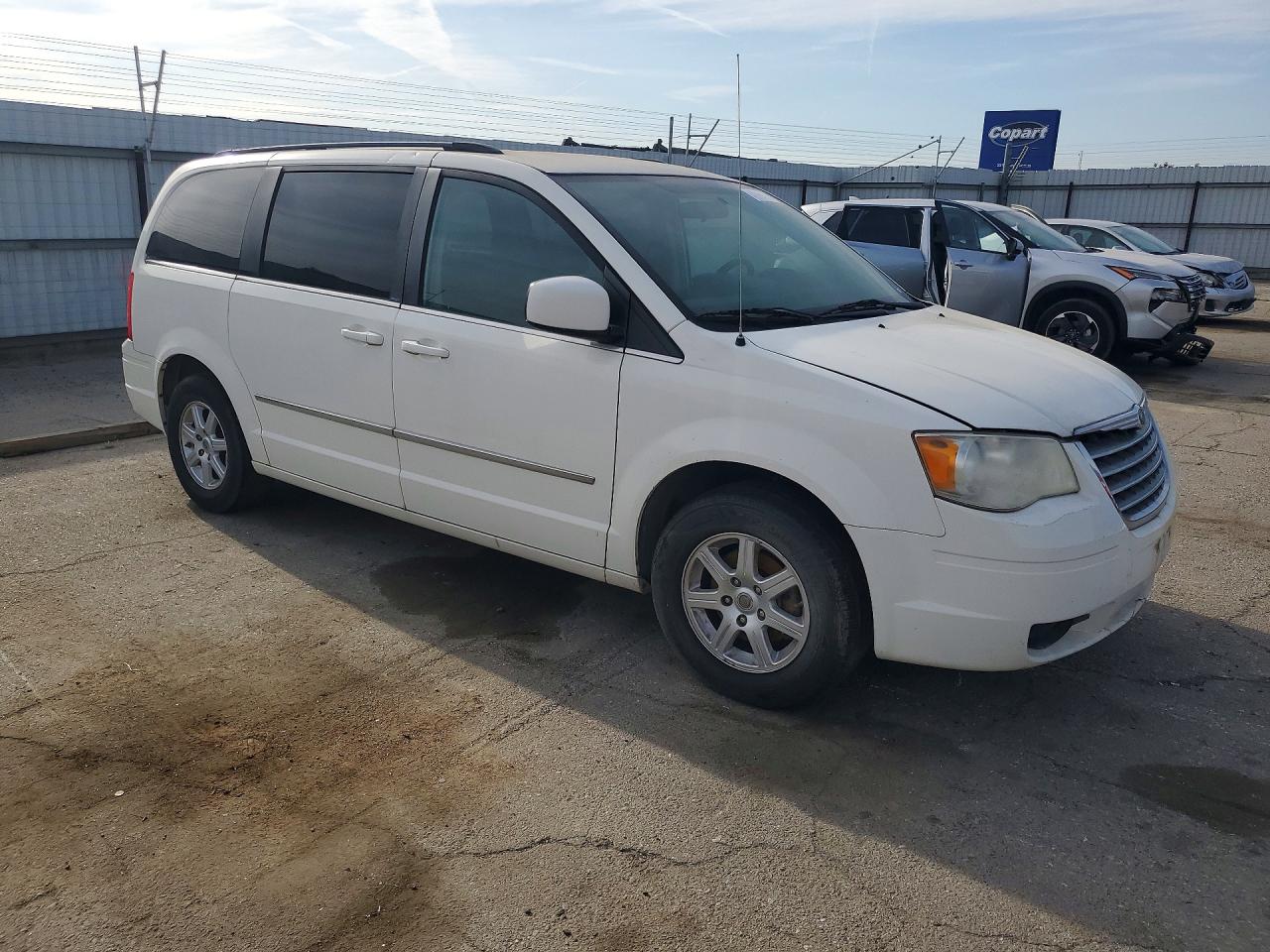2010 CHRYSLER MINIVAN