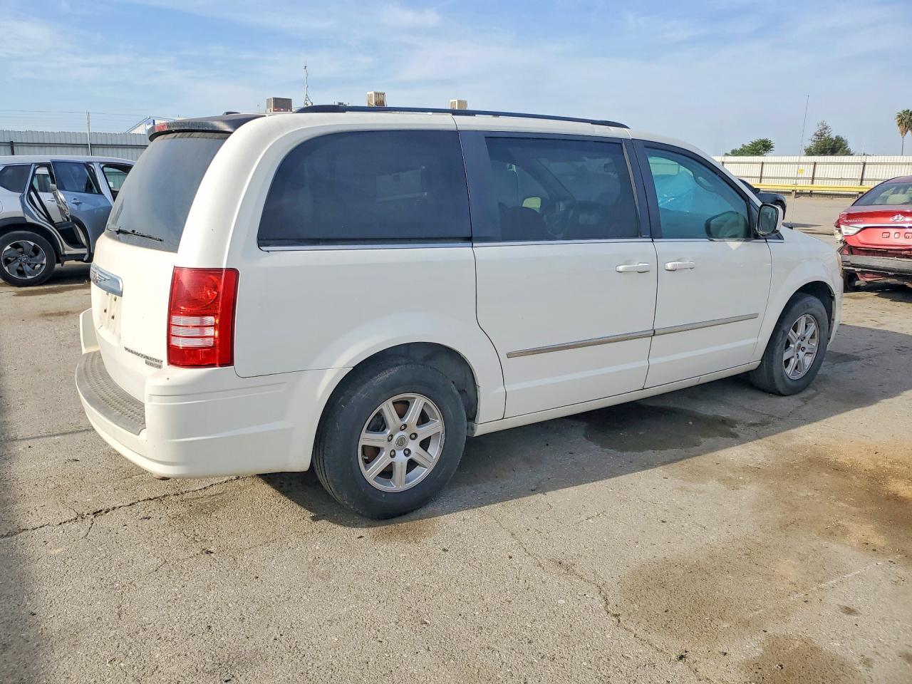 2010 CHRYSLER MINIVAN