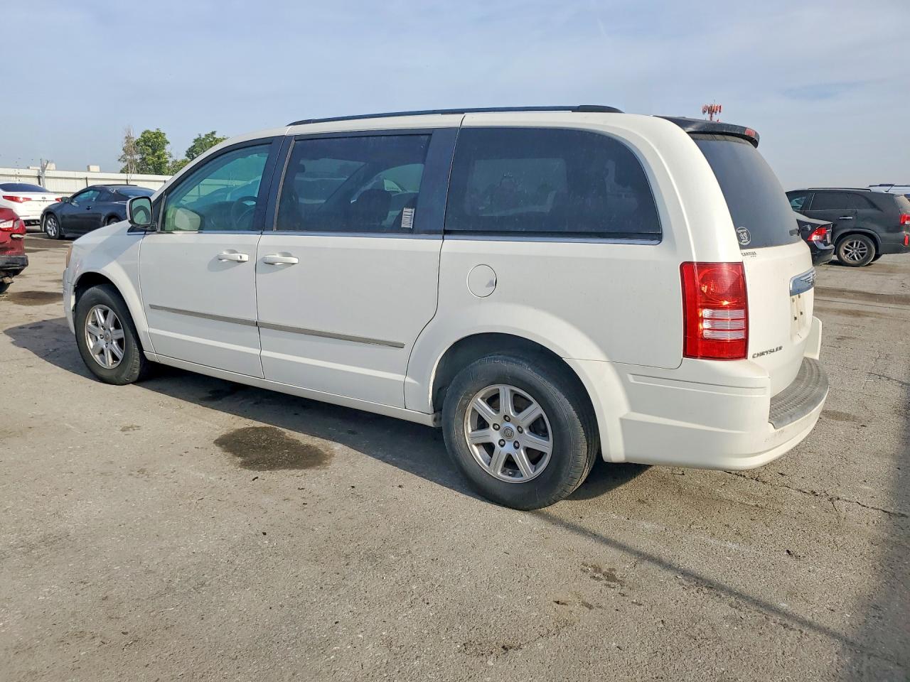 2010 CHRYSLER MINIVAN