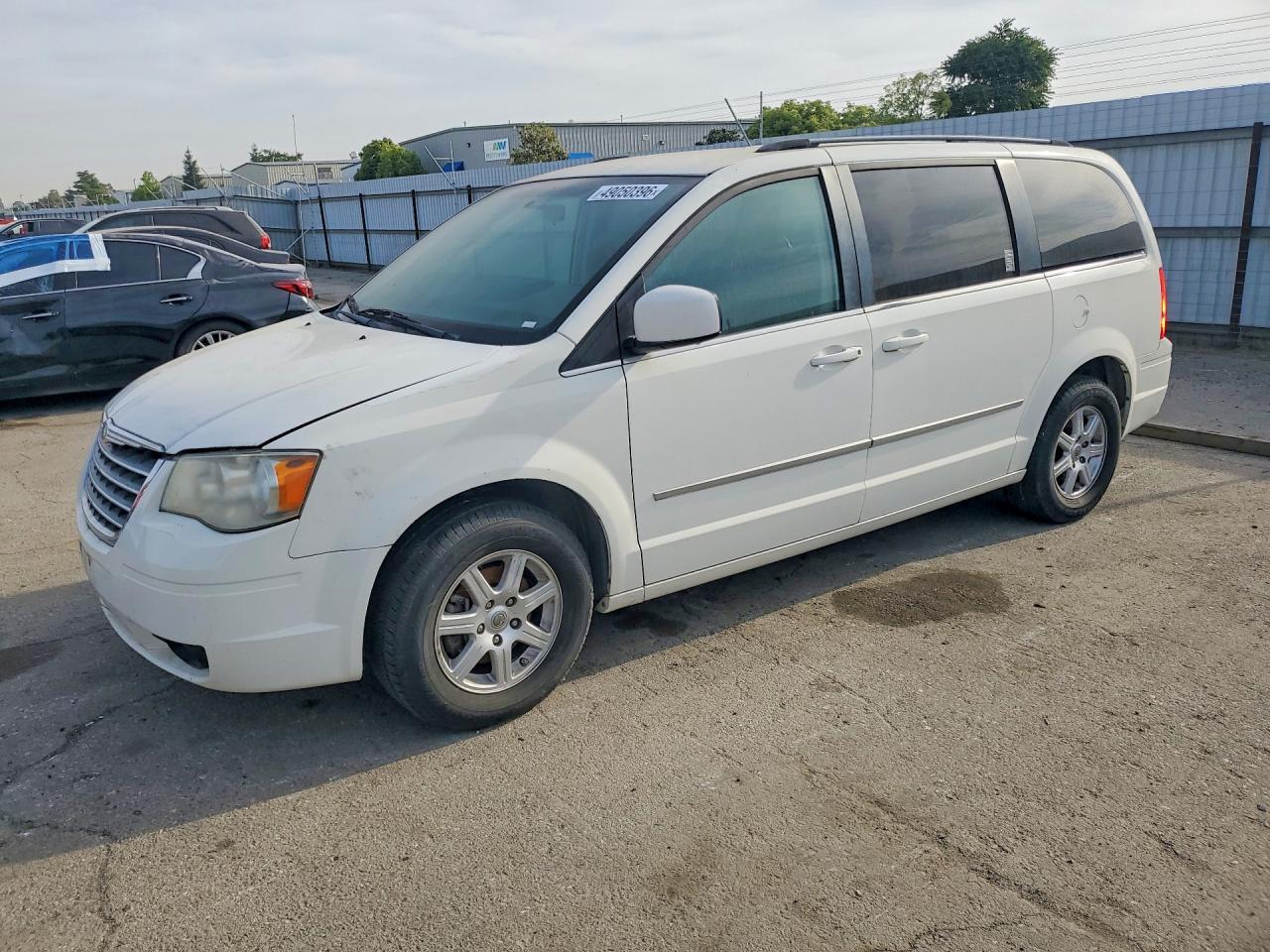 2010 CHRYSLER MINIVAN