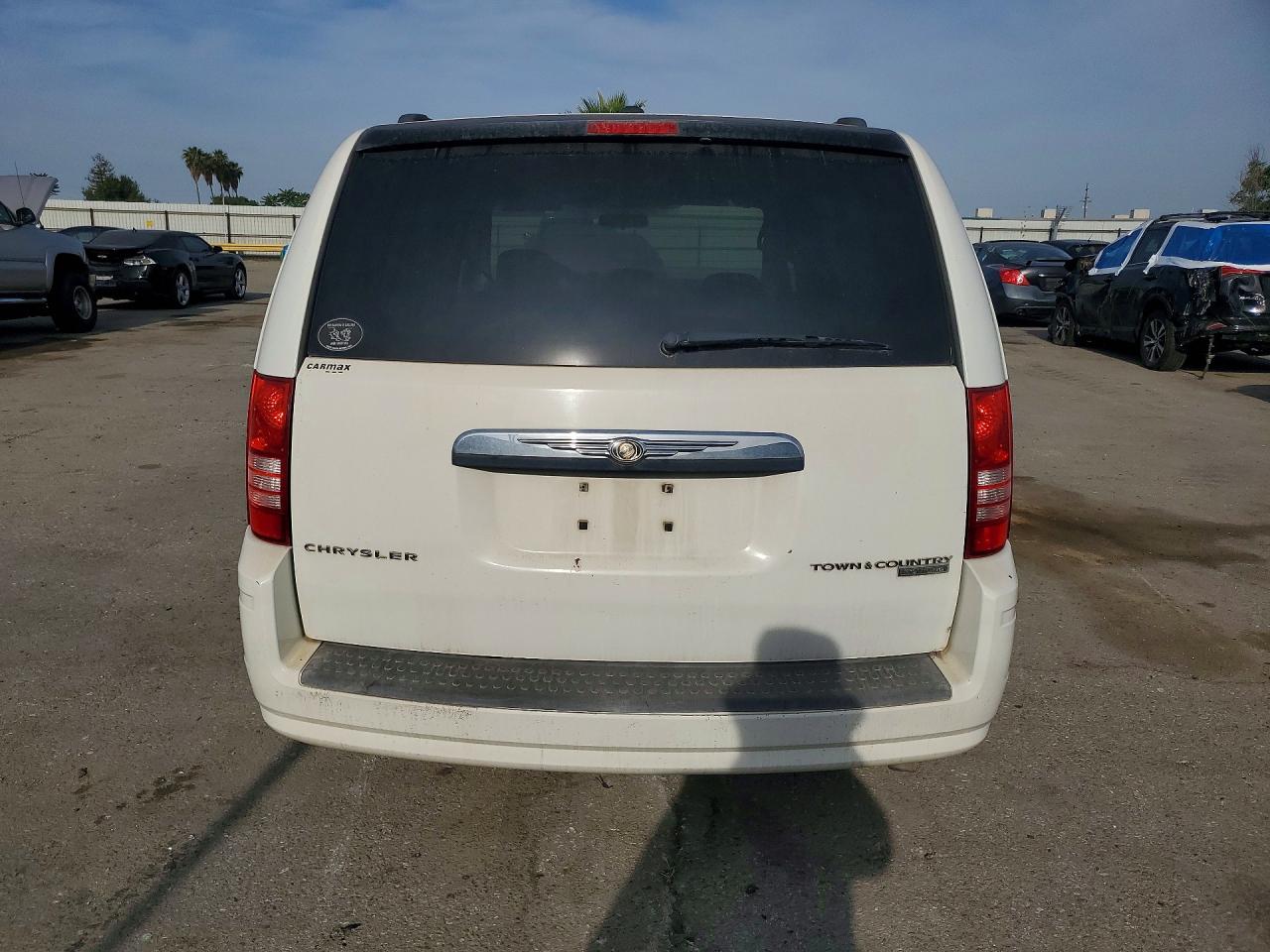 2010 CHRYSLER MINIVAN
