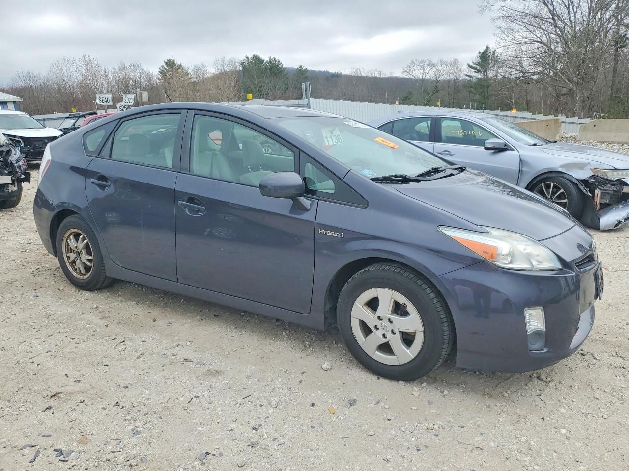 2011 TOYOTA PRIUS TWO