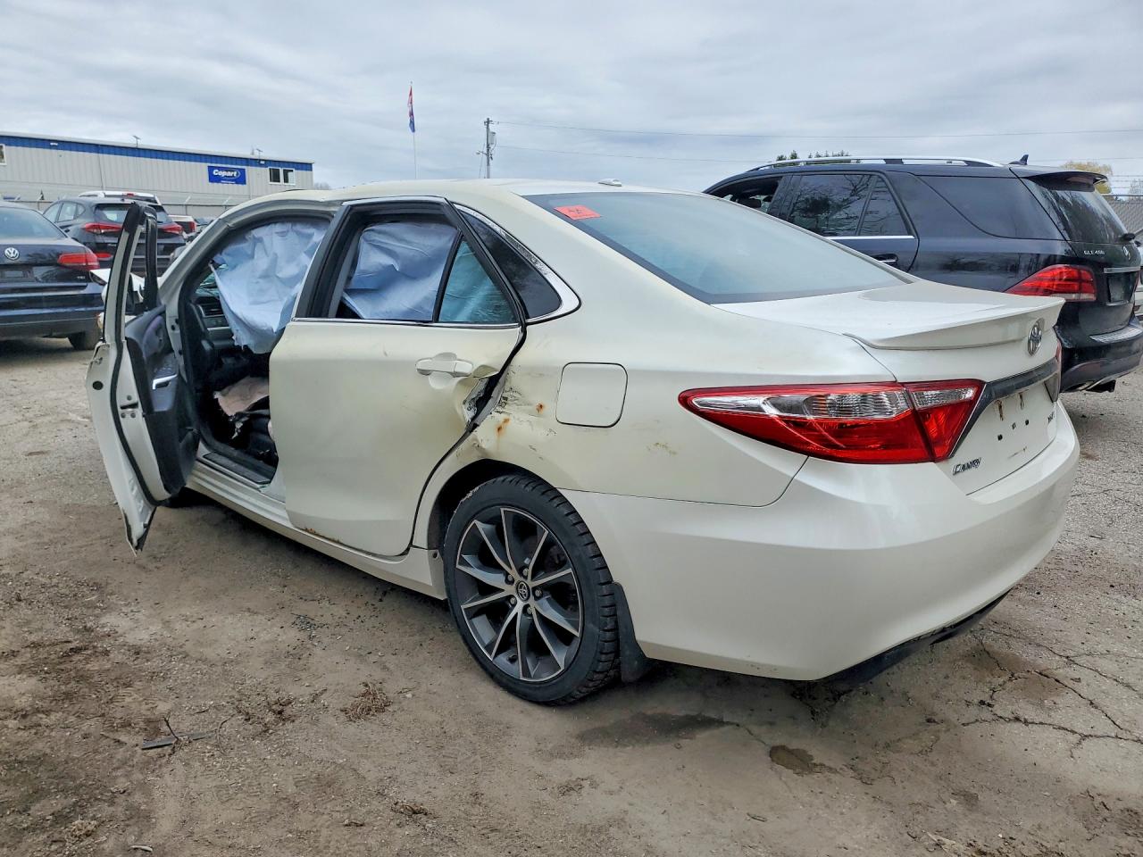 2016 TOYOTA CAMRY