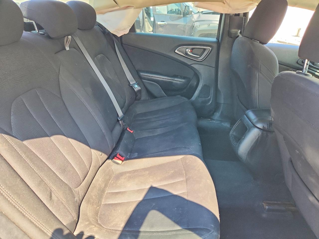 2015 CHRYSLER 200