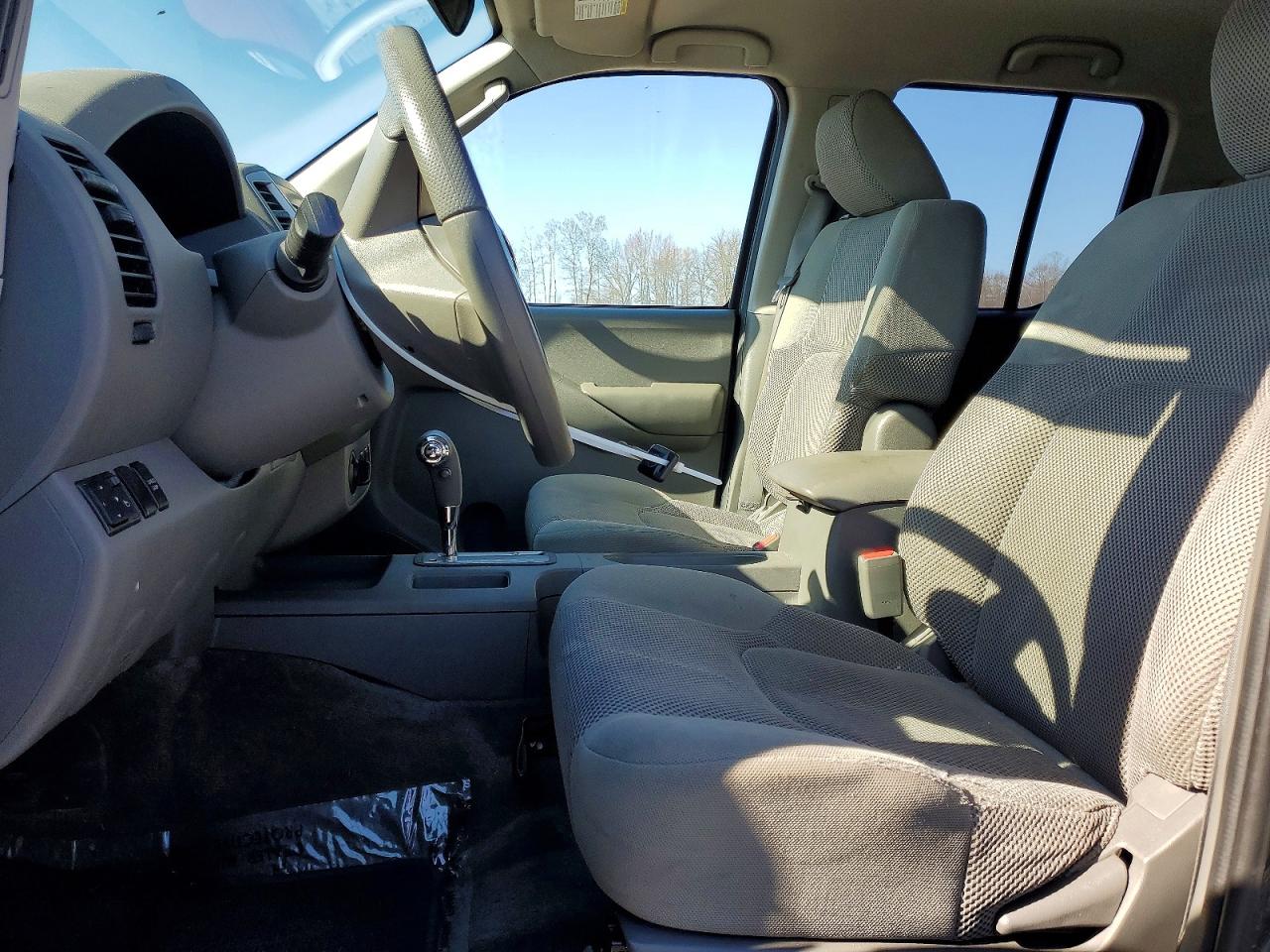 2010 NISSAN FRONTIER