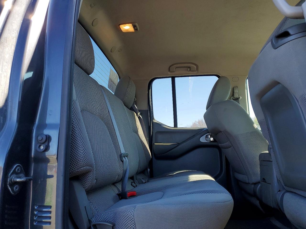 2010 NISSAN FRONTIER