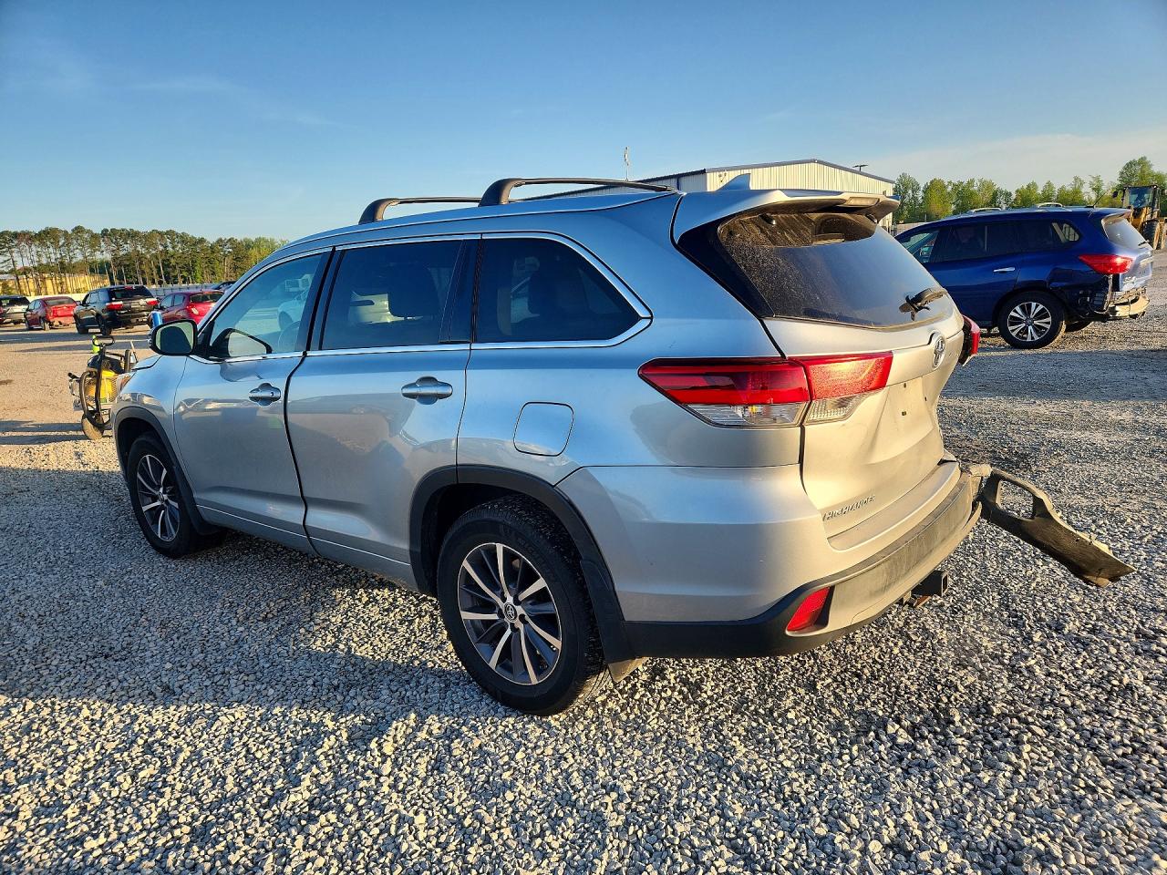 2017 TOYOTA HIGHLANDER