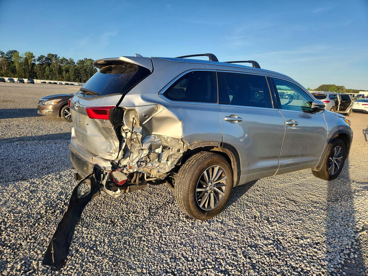 2017 TOYOTA HIGHLANDER