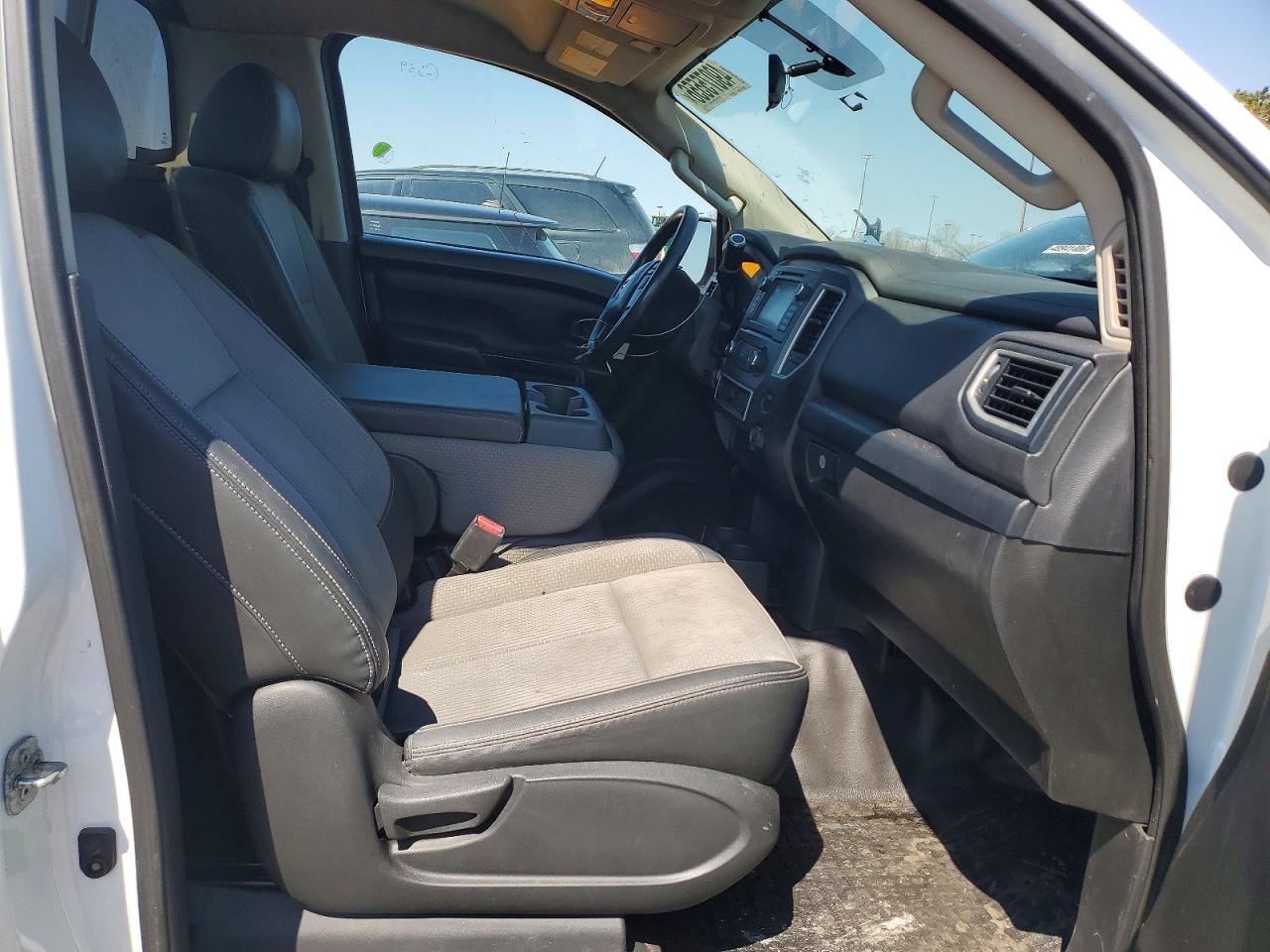 2019 NISSAN TITAN