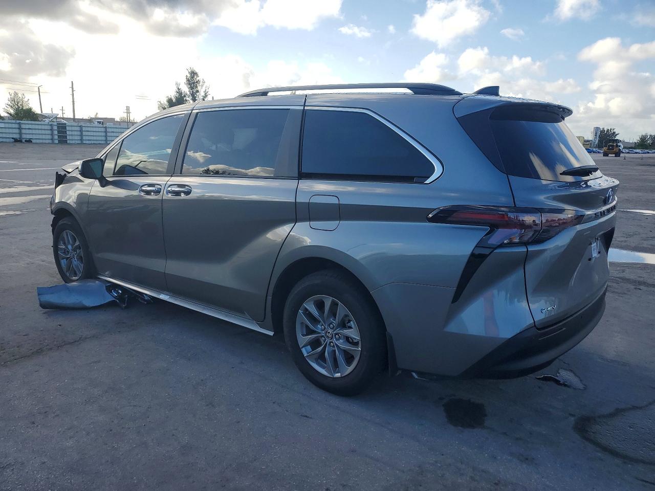 2026 TOYOTA SIENNA