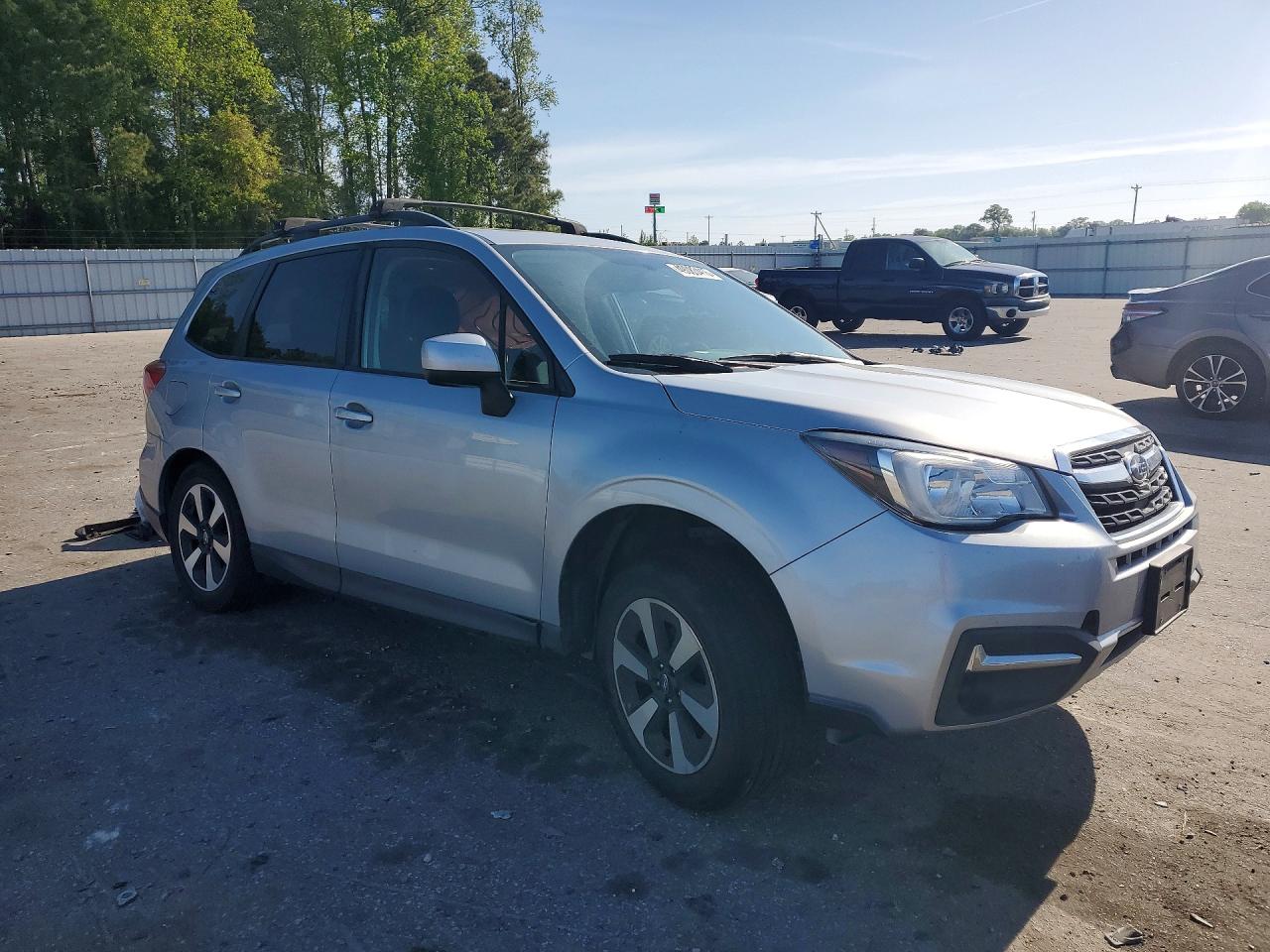 2018 SUBARU FORESTER