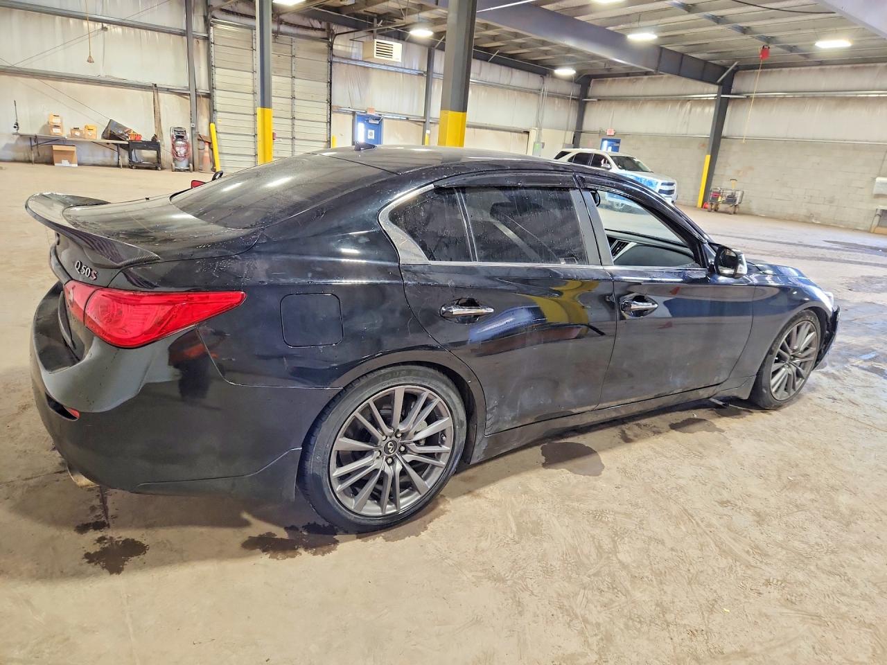 2016 INFINITI Q50