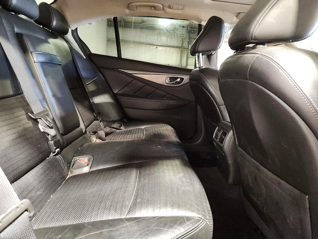 2016 INFINITI Q50