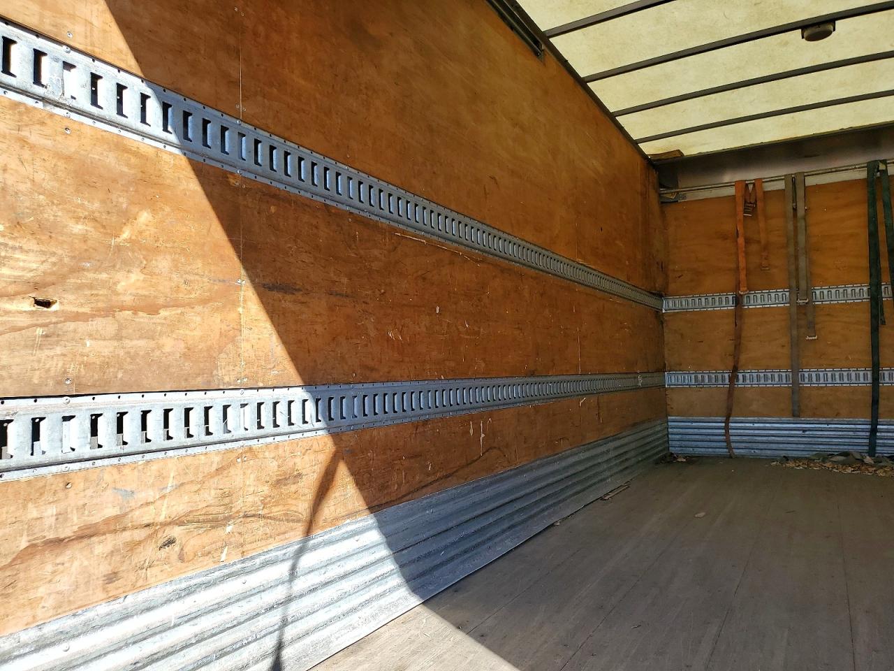 2014 MITSUBISHI FUSO FE